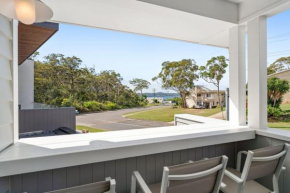 Paradise, 1-2B Bagnall Ave - water views, air con, Wi-Fi, Dog Friendly